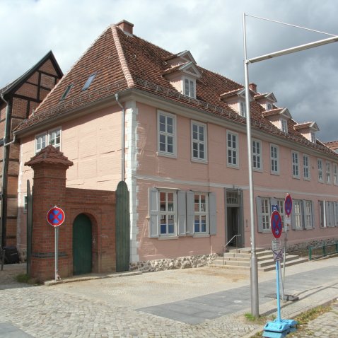 ©Foto: LAKD M-V/ Dr. Jan Schirmer, Denkmalgeschütztes Fachwerkpalais, Schelfmarkt 1 in Schwerin, Sanierung 06-2010 bis 08-2011